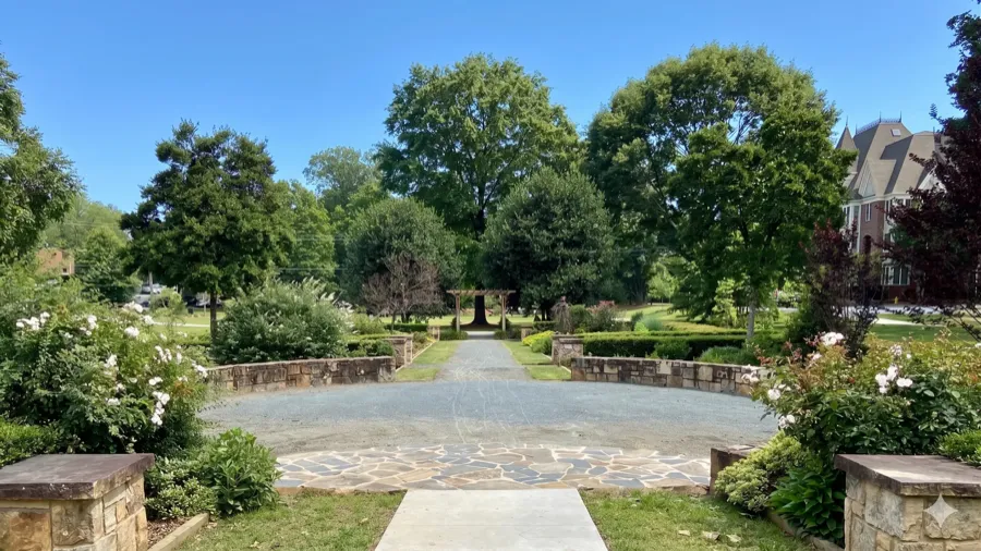 Elizabeth, Charlotte